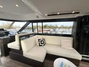 Thumbnail von Sealine F46 new listing
