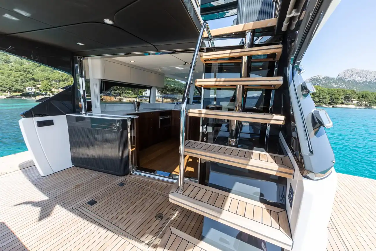 Thumbnail von Fairline Squadron 58