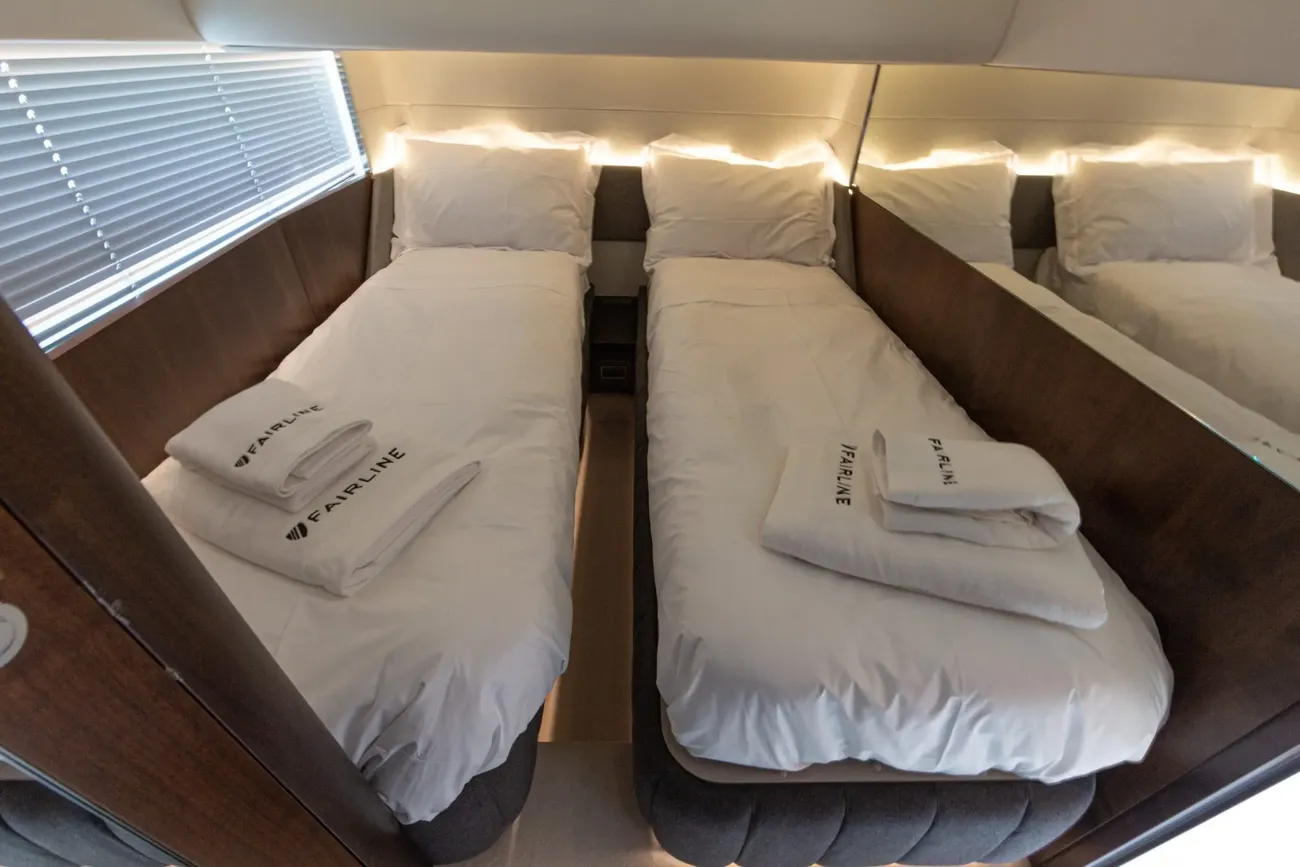 Thumbnail von Fairline Squadron 58