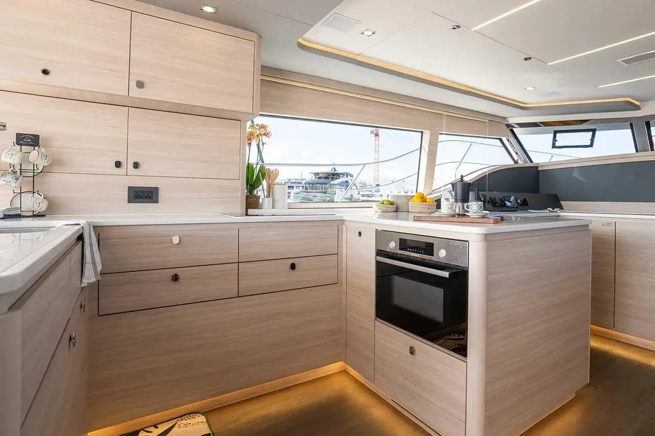 Thumbnail von Aquila 46 Yacht  Aquila 46 Yacht