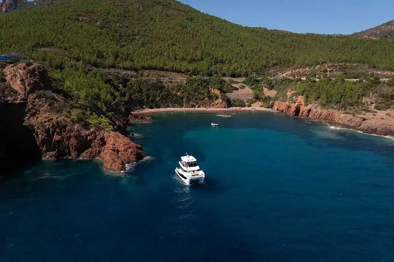 Thumbnail von Aquila 46 Yacht  Aquila 46 Yacht