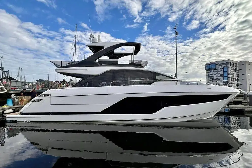 Thumbnail von Fairline Squadron 58 IN STOCK