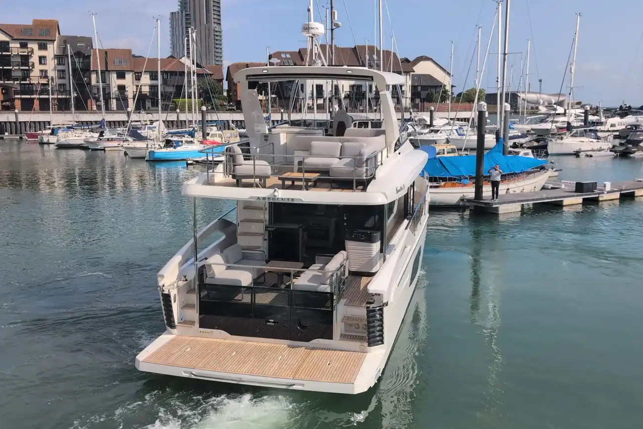 Thumbnail von Absolute Navetta 53 Explore Further