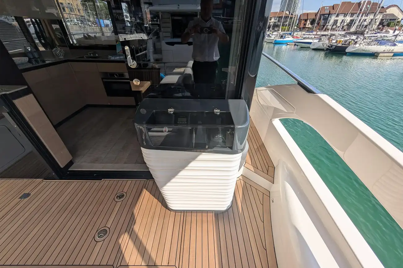 Thumbnail von Absolute Navetta 53 Explore Further