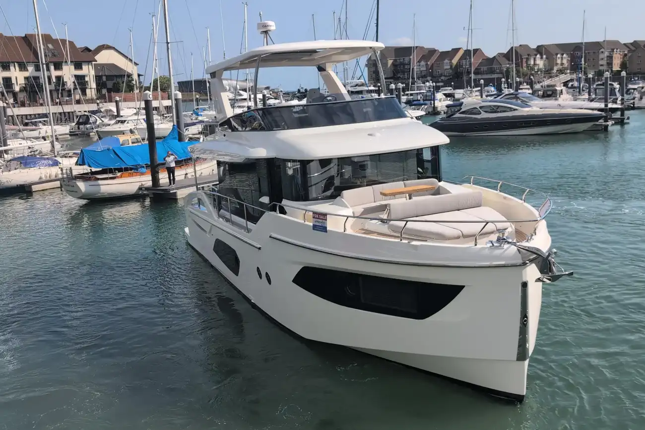 Thumbnail von Absolute Navetta 53 Explore Further