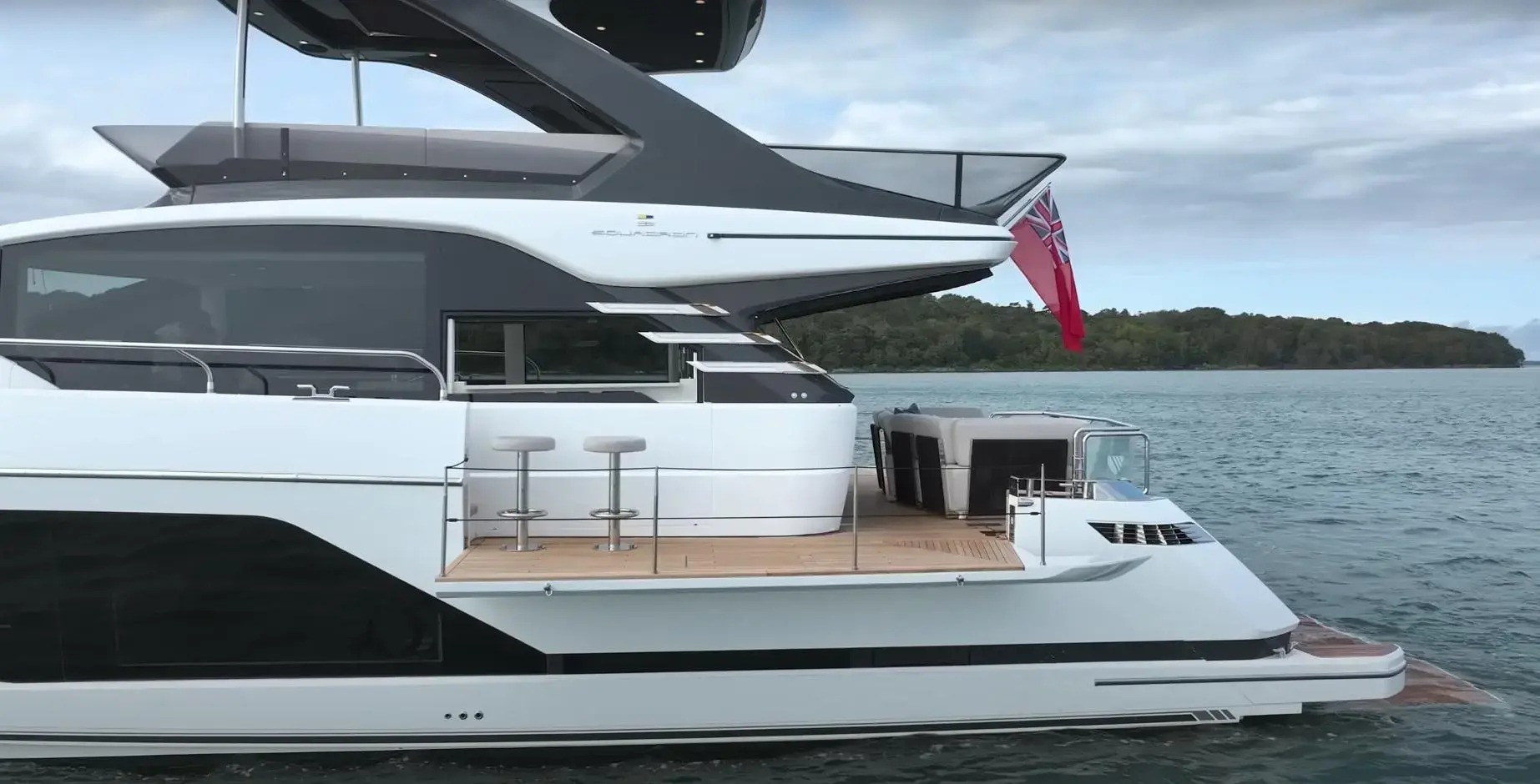 Thumbnail von Fairline Squadron 58 Award Winning Design