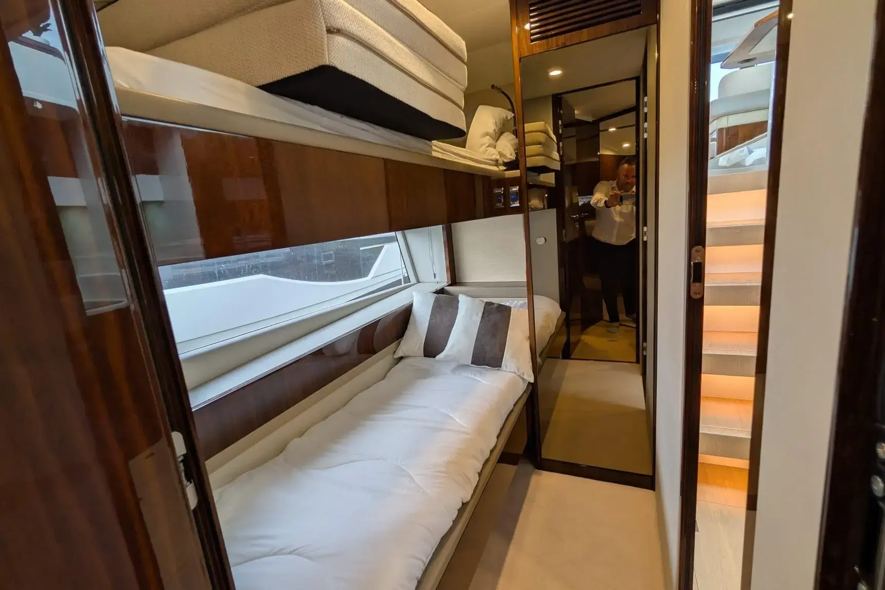 Thumbnail von Fairline Targa 45 GT Tender Garage & Hi/Lo Swimplatform