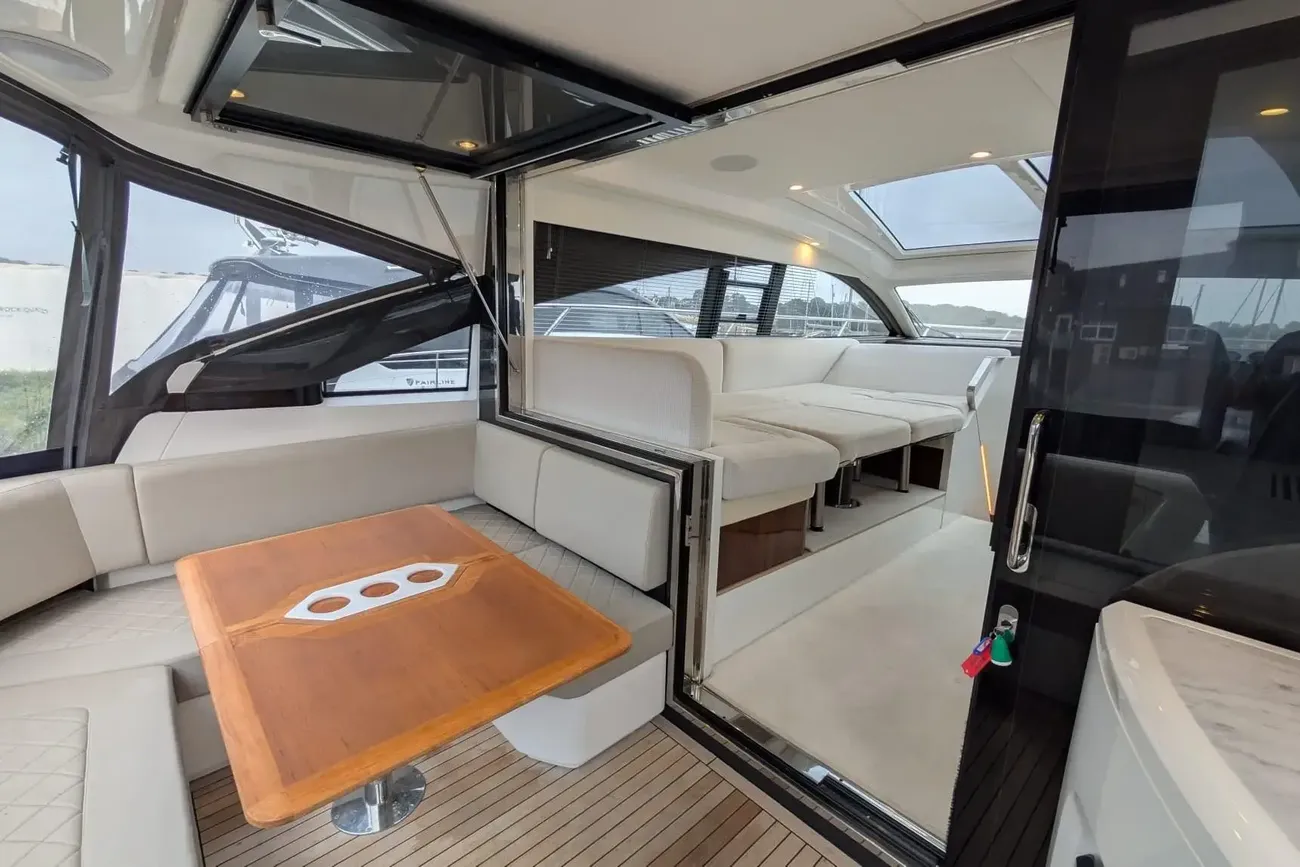 Thumbnail von Fairline Targa 45 GT Tender Garage & Hi/Lo Swimplatform