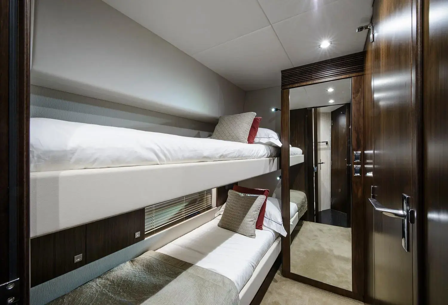 Thumbnail von Fairline Squadron 50 Availble to Order