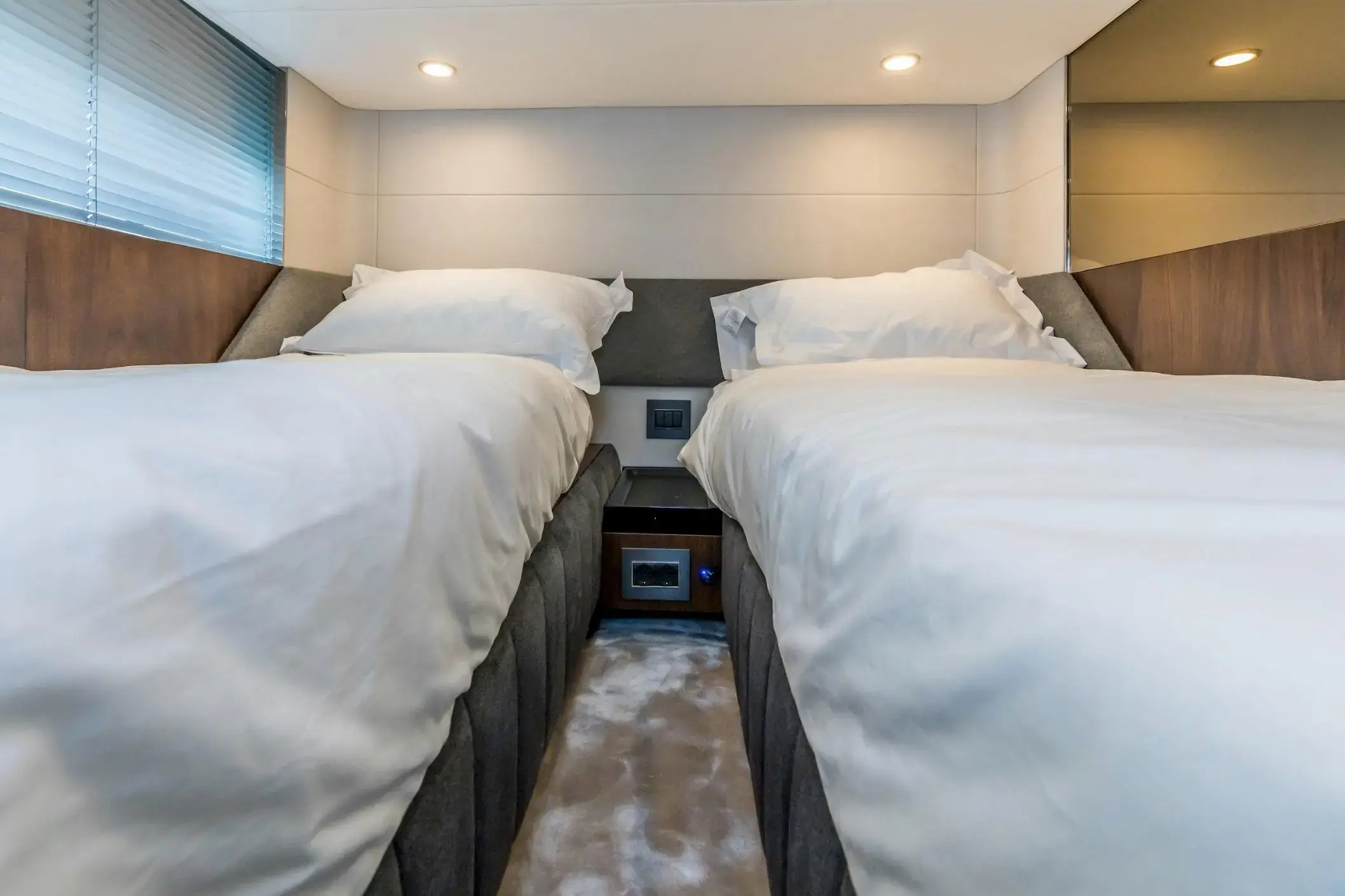 Thumbnail von Fairline Phantom 65 Availble to Order