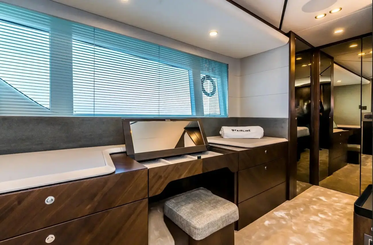 Thumbnail von Fairline Phantom 65 Availble to Order