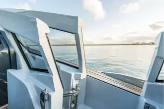 Thumbnail von Fairline F Line 33 Outboard New Cockpit Layout