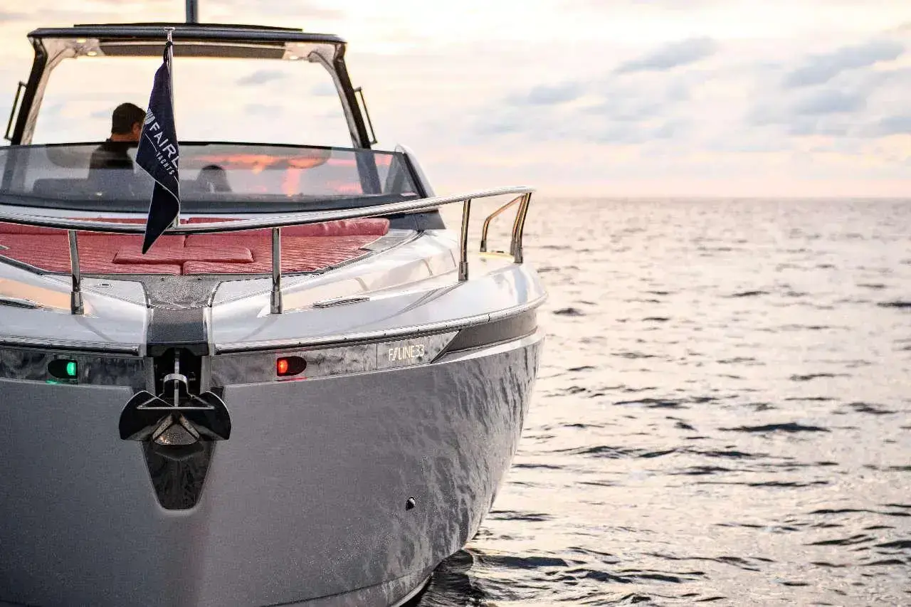 Thumbnail von Fairline F Line 33 New Cockpit Layout