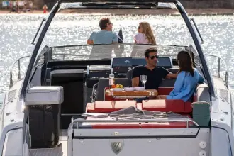 Thumbnail von Fairline F Line 33 New Cockpit Layout