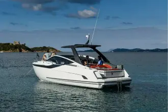 Thumbnail von Fairline F Line 33 New Cockpit Layout