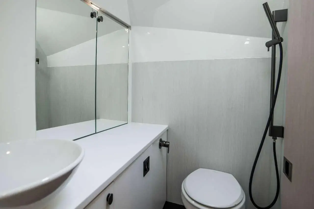 Thumbnail von Fairline F Line 33 New Cockpit Layout