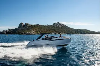 Thumbnail von Fairline F Line 33 New Cockpit Layout