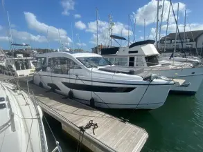 Thumbnail von Sealine C390 just arrived at TBS Hamble