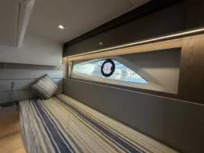 Thumbnail von Sealine C390 just arrived at TBS Hamble