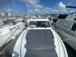 Thumbnail von Sealine C390 just arrived at TBS Hamble