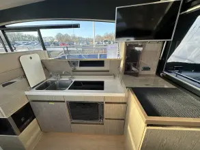 Thumbnail von Sealine C390 just arrived at TBS Hamble