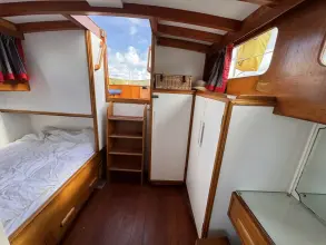 Thumbnail von Moody 43 Fred Parker 43' Fred Parker twin screw motor yacht