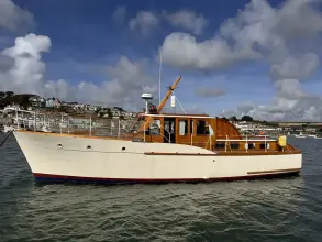 Thumbnail von Moody 43 Fred Parker 43' Fred Parker twin screw motor yacht