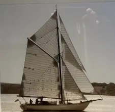 Thumbnail von Laurent Giles Dyarchy Gaff Cutter