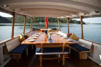 Thumbnail von Curtis and Pape Classic Commercial Dining Charter Vessel