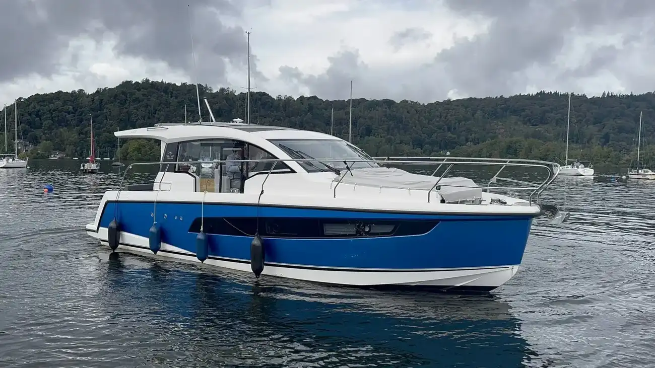 Thumbnail von Sealine C335