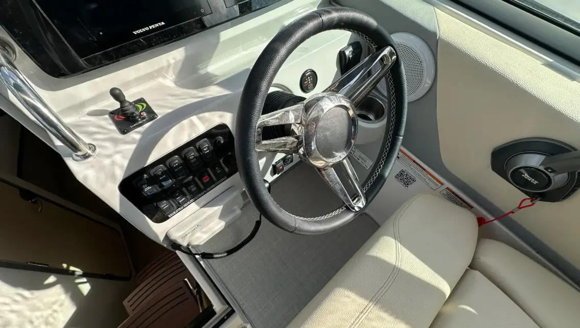 Thumbnail von Regal 26 Express Cruiser