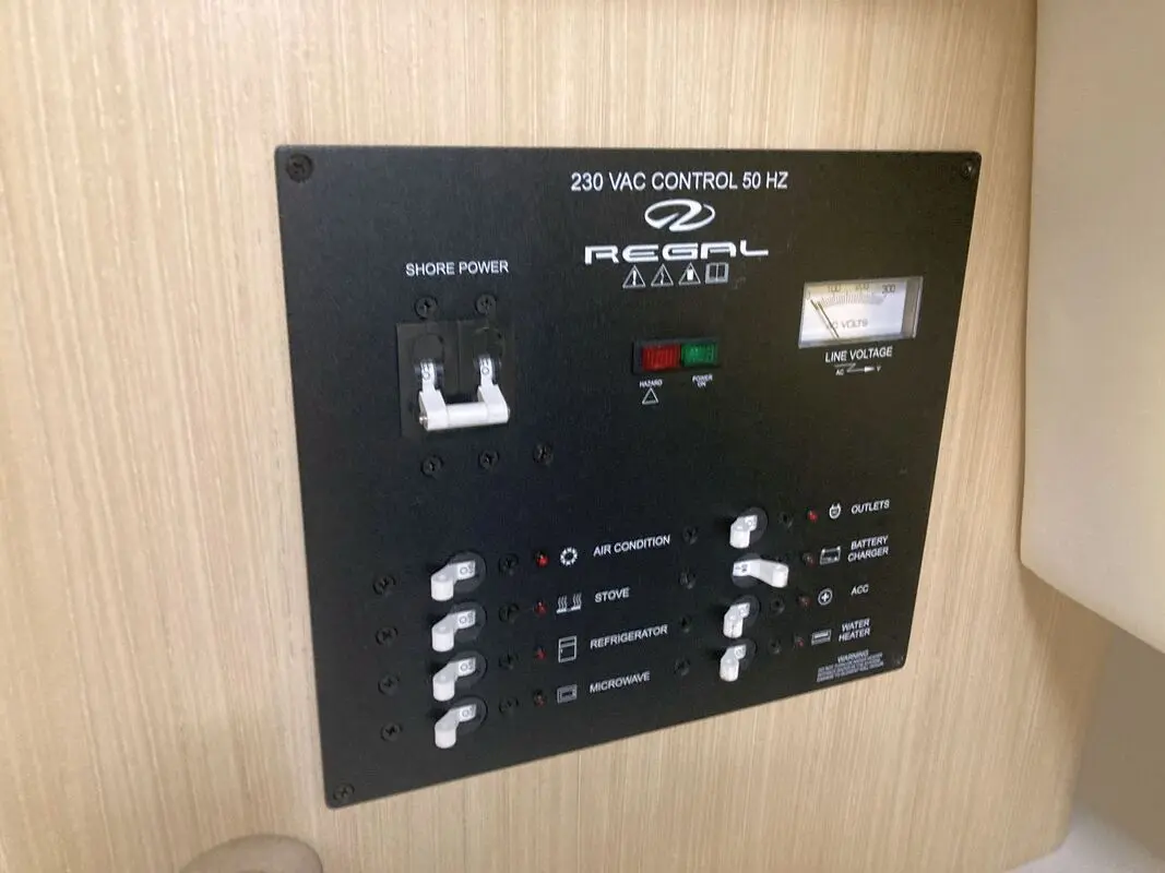 Thumbnail von Regal 26 Express Cruiser