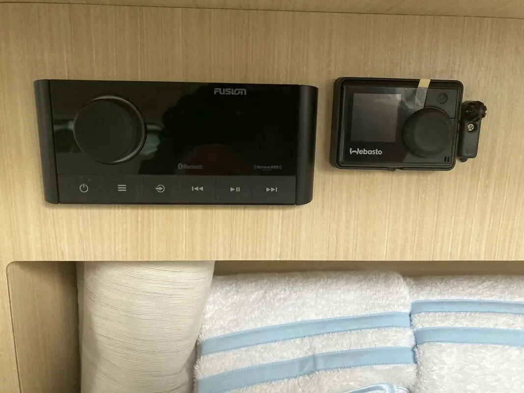 Thumbnail von Regal 26 Express Cruiser