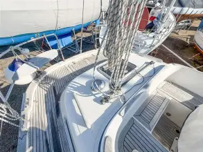 Thumbnail von Hallberg-Rassy 37