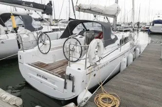 Thumbnail von Beneteau Oceanis 30.1 Pure Drive