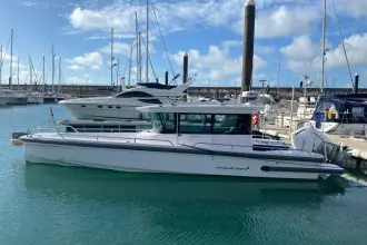 Axopar 28 Cabin