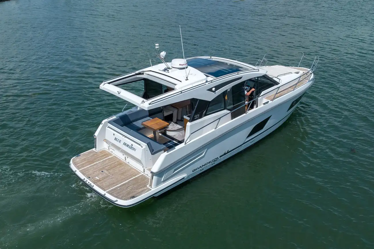 Thumbnail von Grandezza 37 CA Outcast