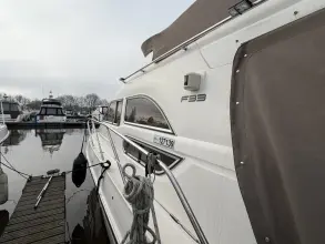 Thumbnail von Sealine F33 Virtual Reality