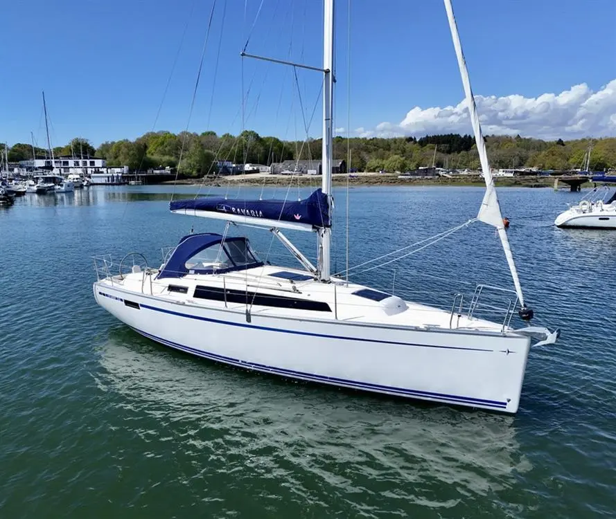 Bavaria Cruiser 34 Electric Blue