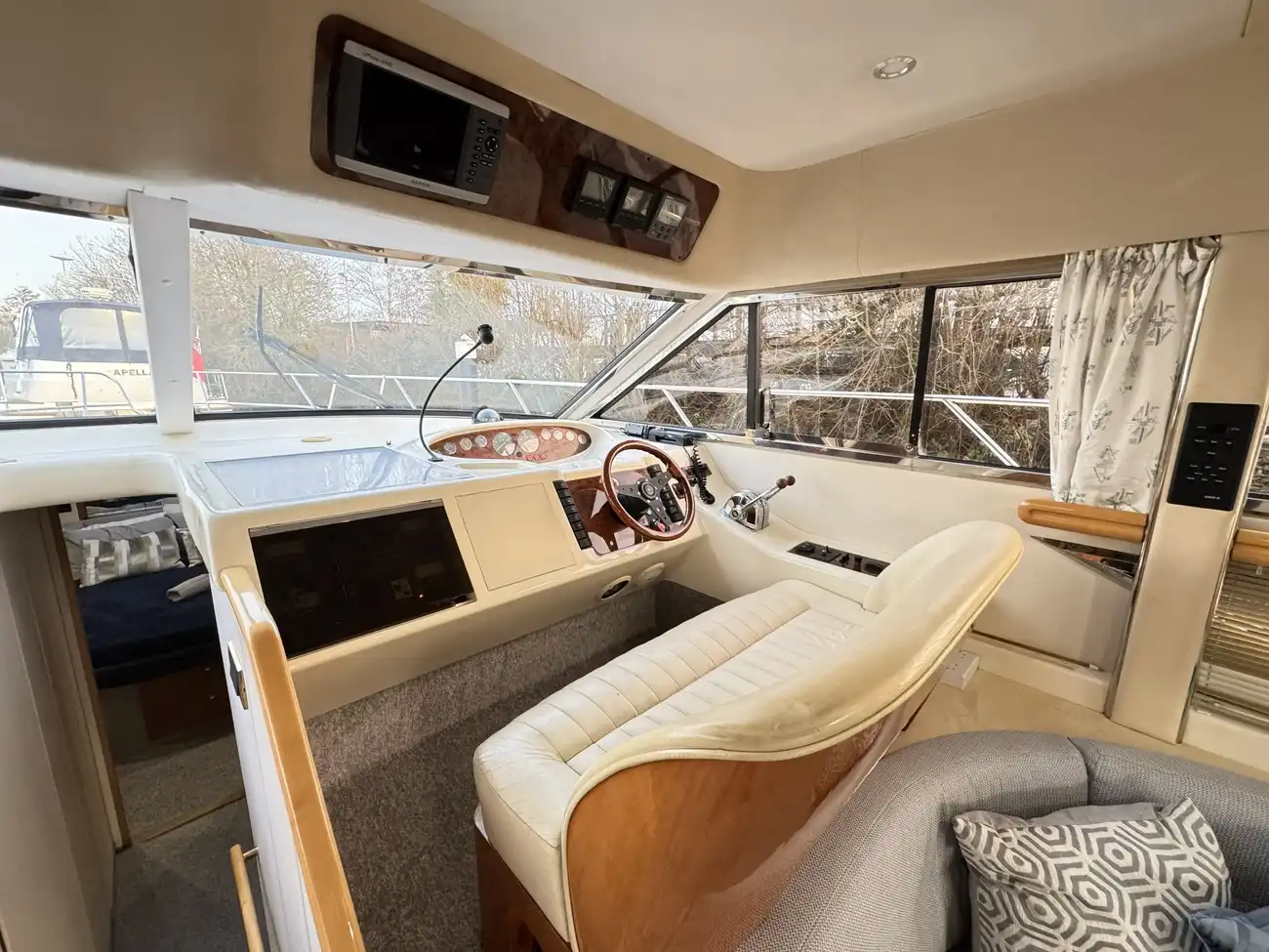 Thumbnail von Princess 420 Recent Interior Refurbishment