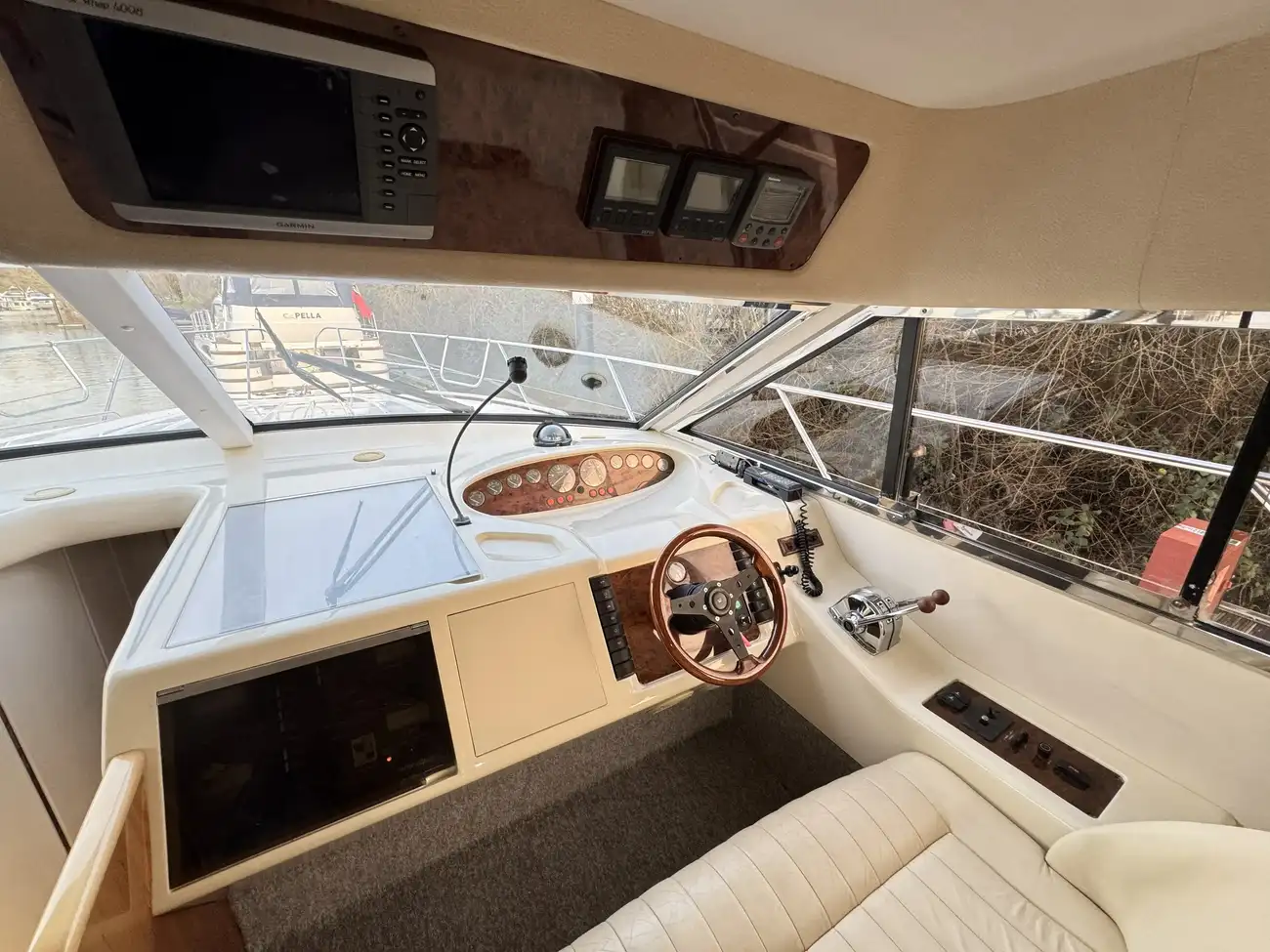 Thumbnail von Princess 420 Recent Interior Refurbishment