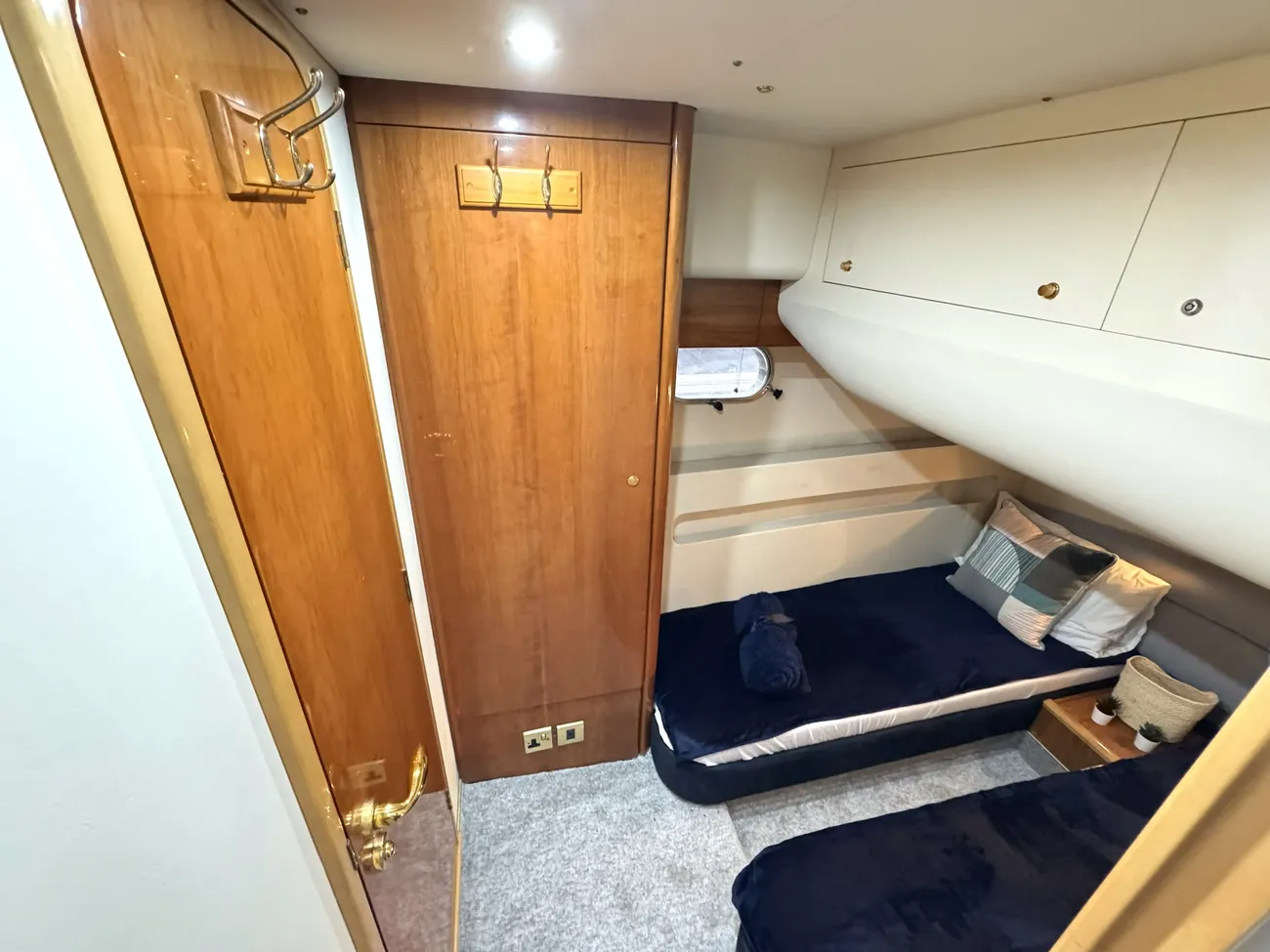 Thumbnail von Princess 420 Recent Interior Refurbishment