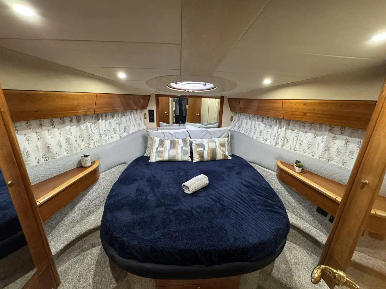 Thumbnail von Princess 420 Recent Interior Refurbishment