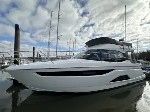 Bavaria R40 Fly Mollie
