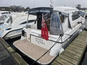 Thumbnail von Haines 32 Sedan Licence to Chill