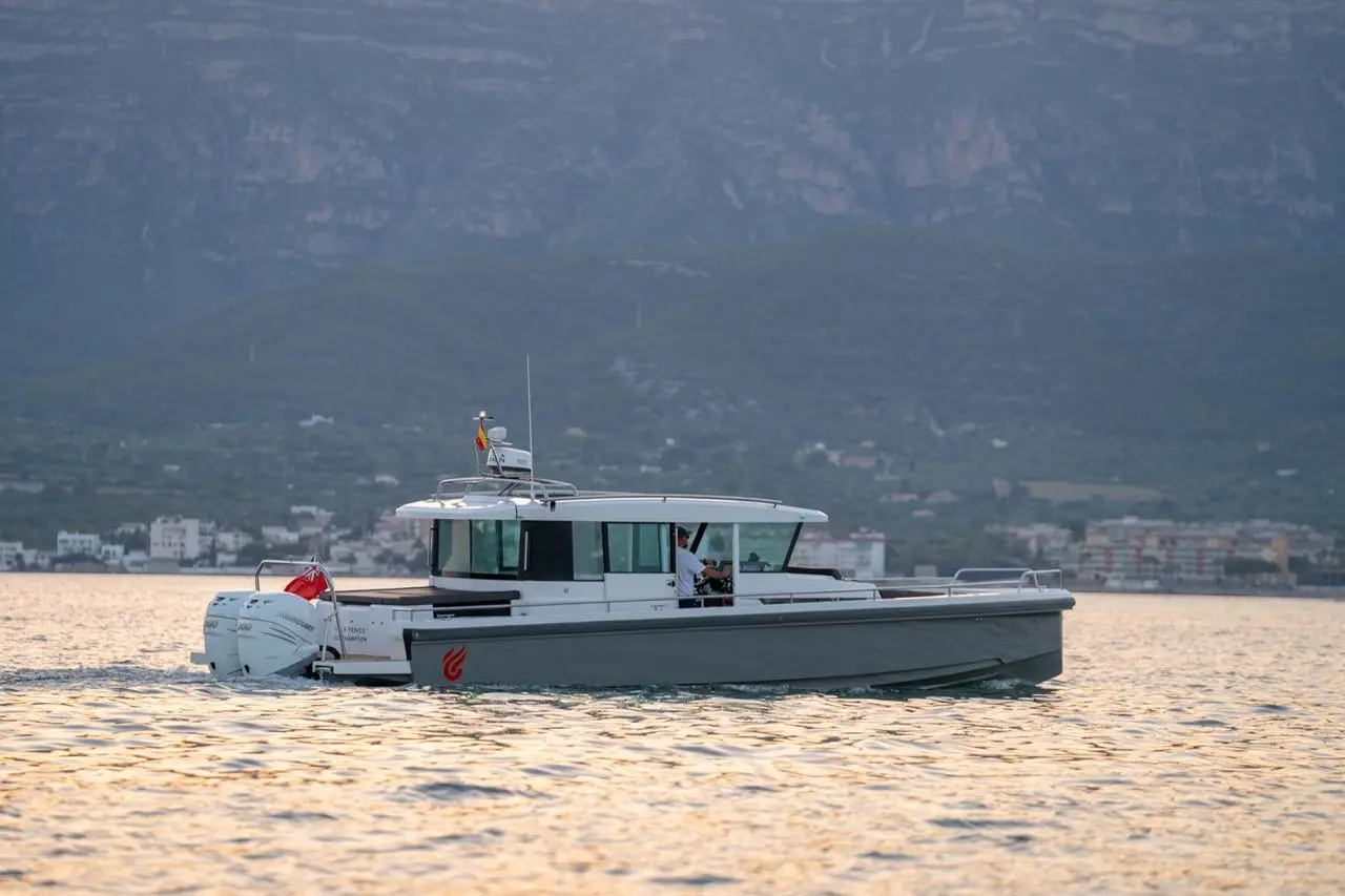 Thumbnail von Axopar 37 XC Cross Cabin