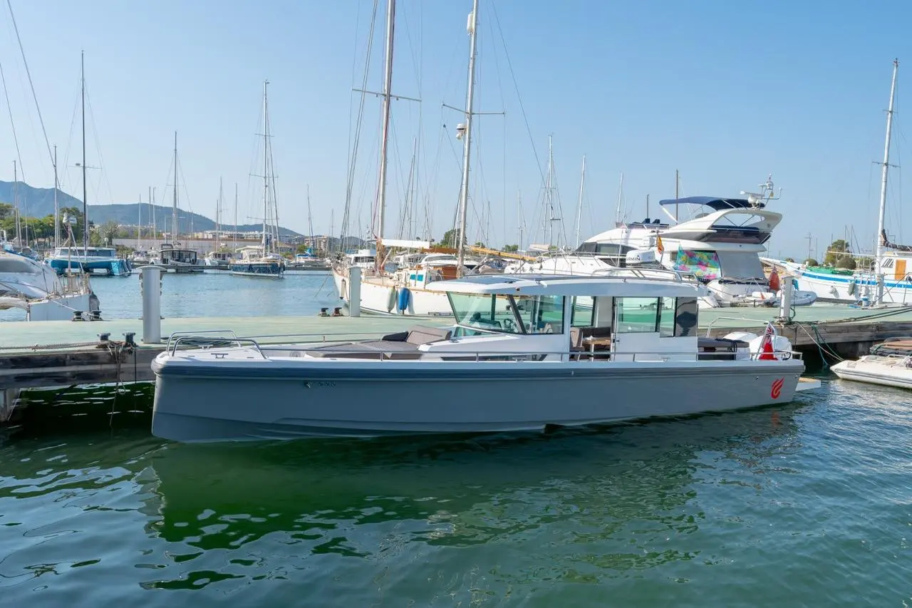 Thumbnail von Axopar 37 XC Cross Cabin