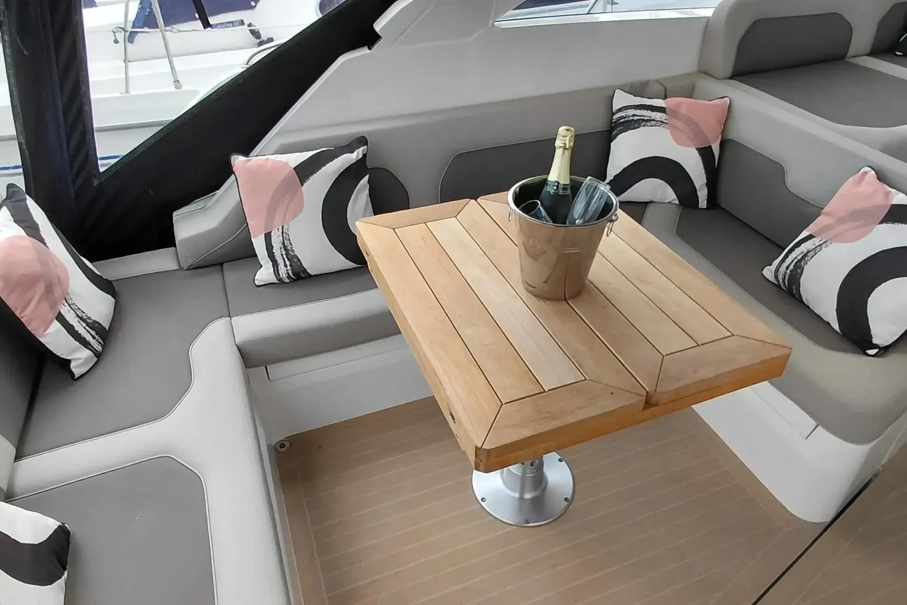 Thumbnail von Galeon 405 HTS Huge Specifications