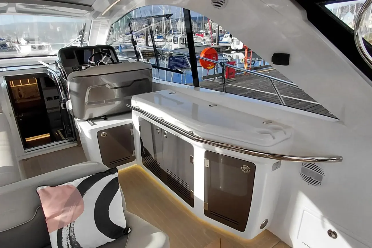 Thumbnail von Galeon 405 HTS Huge Specifications