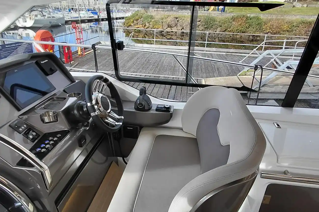 Thumbnail von Galeon 405 HTS Huge Specifications